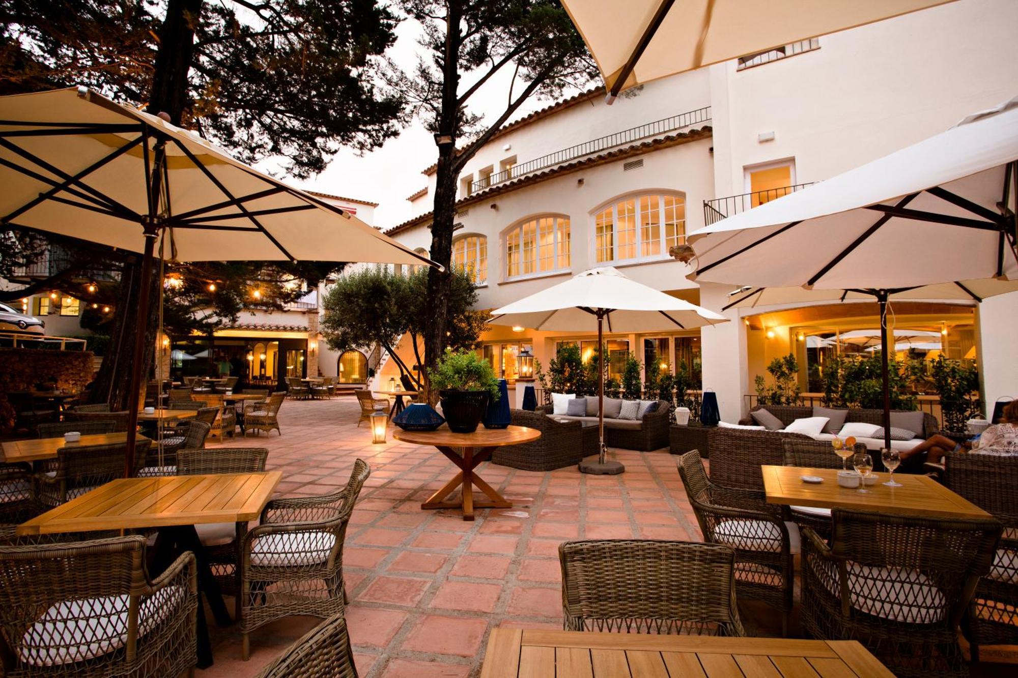 Hotel Aigua Blava Begur Bagian luar foto